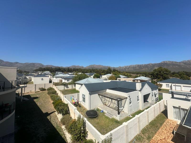 2 Bedroom Property for Sale in Sir Lowrys Pass Village Western Cape